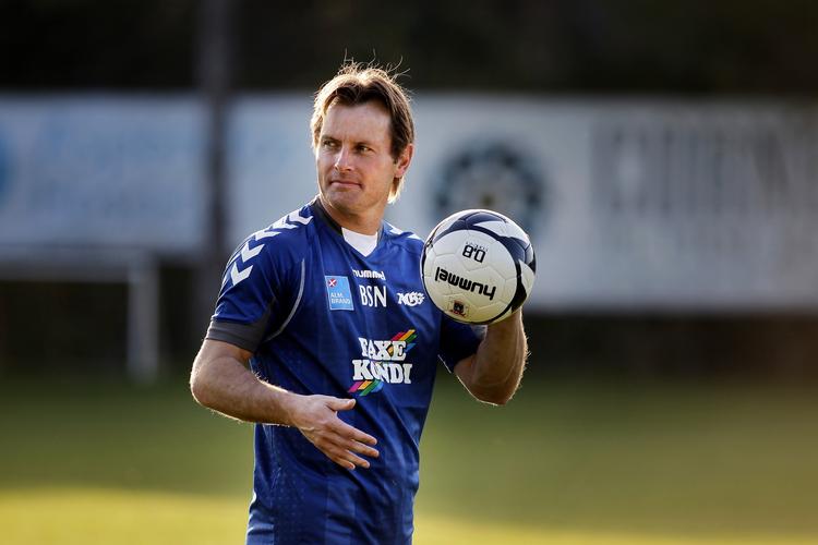 forstærkninger. Sportschef Brian Steen Nielsen skal finde nye ansigter til AGF's trup efter en mager sæson. 