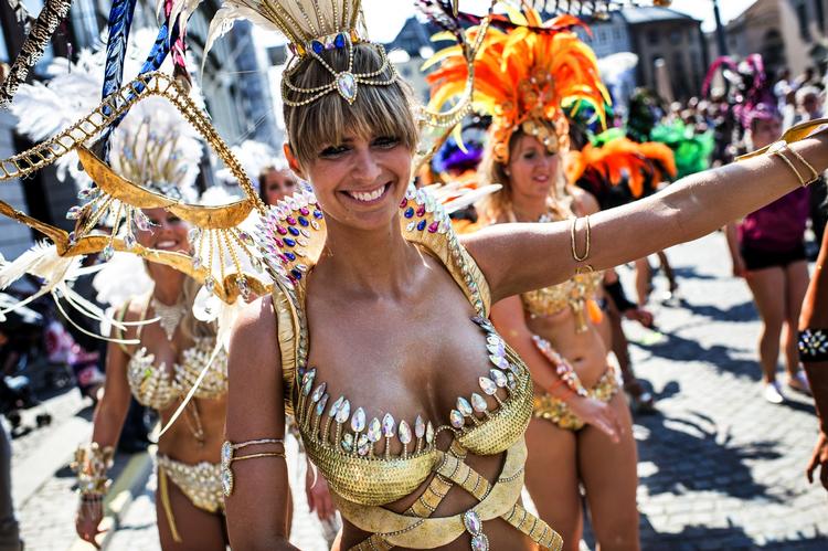 Fremtid. Hvordan Københavns karnelval kommer til at tage sig ud i 2014, afhænger af kommunale bevillinger. Men DR Byen er for lille, mener festivaldirektøren, der ønsker sig tilbage i Fælledparken. 