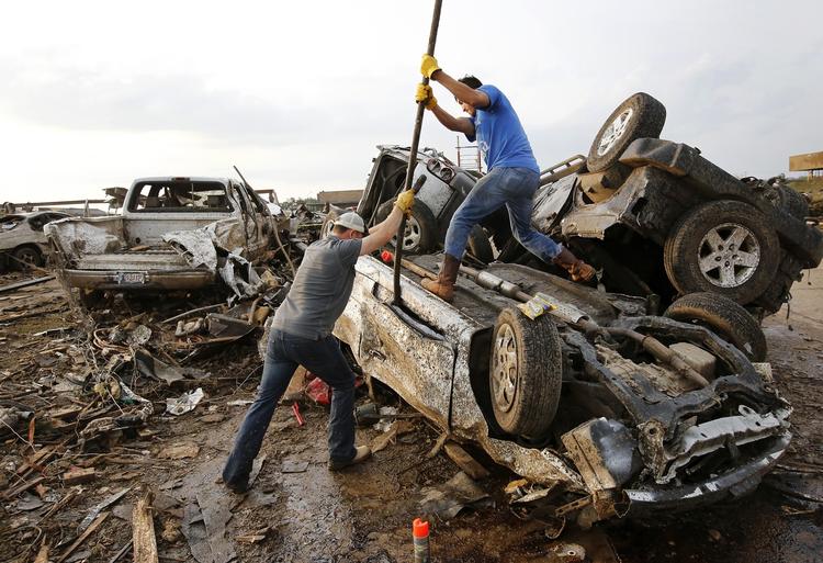 Massivt. Sådan så der ud i Moore i Oklahoma for en uge siden. Nu advares der om flere mulige tornadoer på vej. 