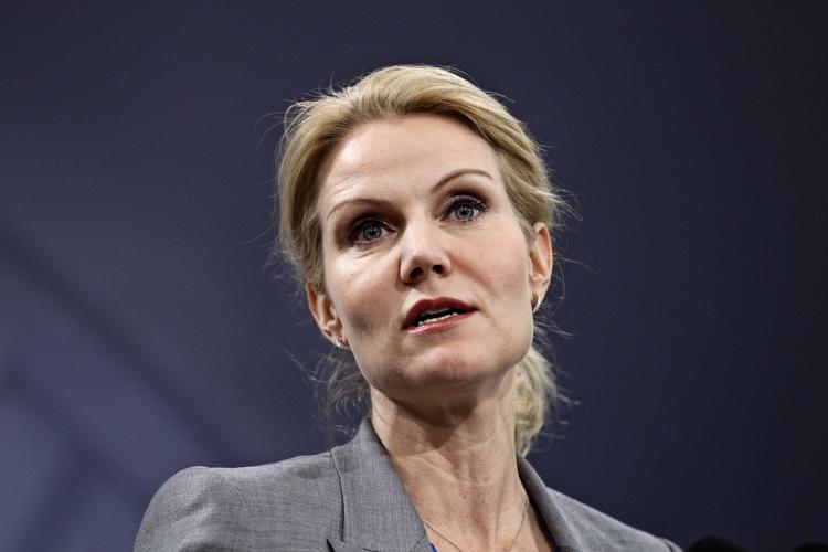Dagpenge. Statsminister Helle Thorning-Schmidt er meget glad for samarbejdet med Enhedslisten omkring den nye dagpengeaftale. 
