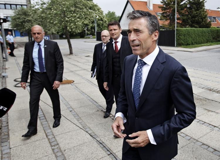 Vidne. Anders Fogh Rasmussen kalder det skæbnens ironi, at netop Birthe Rønn Hornbech måtte gå af som minister på grund af fejlbehandling af statsløse. 