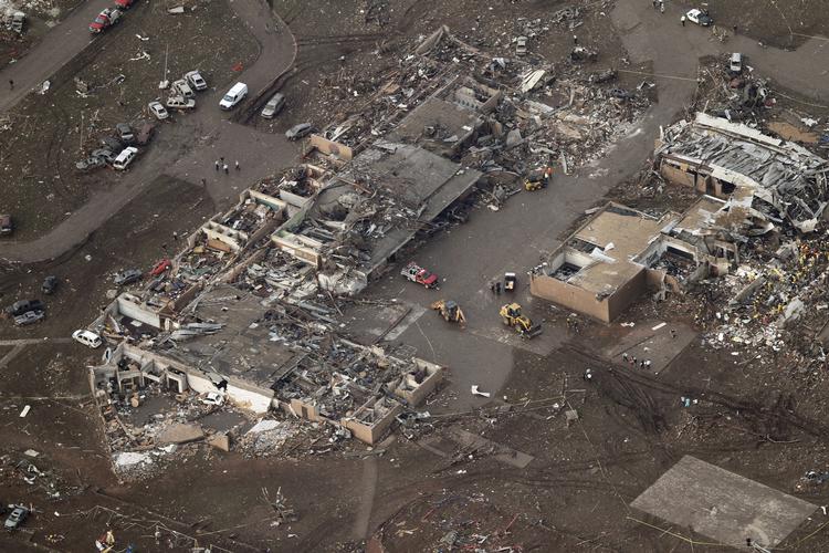 Tornado. Skolen her lå midt i den rute, som tornadoen tog. 