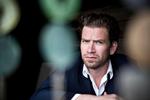 Kaas. Et rastløst, distræt og samtidig nærværende væsen, der har det ene ben i dramaet og det andet i komikken. 
