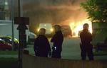 Uro. For tredje nat i træk satte unge i Stockholm containere og biler i brand. 