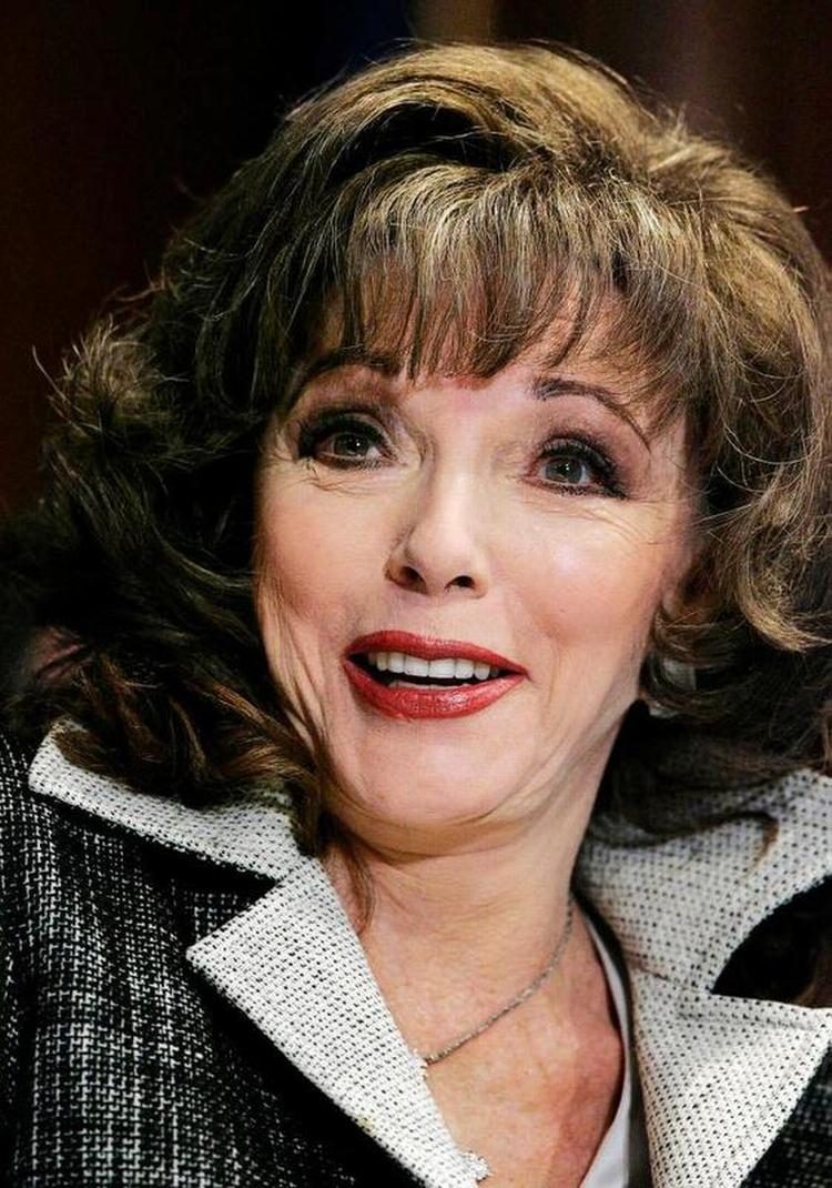 Stjerne. Selvom karrieren aldrig nåede samme højder som ambitionerne, har Joan Collins været en fast figur i amerikanske medier i over siden gennembruddet i 'Dollars'. 
