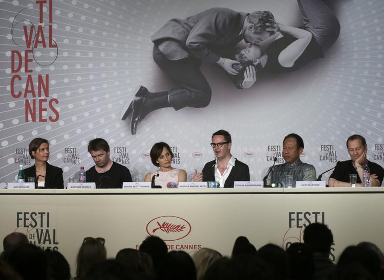Internationalt pressemøde i Cannes efter verdenspremieren på 'Only God Forgives'. Fra venstre ses producer Lene Børglum, skuespiller Matthew Newman, Refn, Vithaya Pansringarm, samt musikeren Cliff Martinez. 