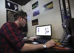 Gebyrsænkning. Ifølge FDIH lægger danskerne 20 procent af deres internethandel i udenlandske butikker. Her spiller prisen en afgørende rolle, lyder det. 