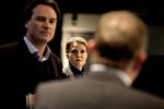 Jobskabelse. Både statsminister Thorning-Schmidt (S) og oppositionsleder Løkke Rasmussen (V, med ryggen til) må på banen med troværdige bud på, hvordan vi skaber vækst i Danmark, skriver Peter Mogensen. 