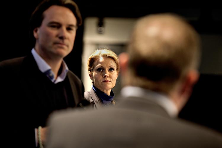 Jobskabelse. Både statsminister Thorning-Schmidt (S) og oppositionsleder Løkke Rasmussen (V, med ryggen til) må på banen med troværdige bud på, hvordan vi skaber vækst i Danmark, skriver Peter Mogensen. 
