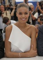 Skuespilleren Anais Monory spiller med i filmen 'Grigris', der af nogle tippes som en mulig Cannes-vinder. Men ikke af de danske anmeldere, der stort set over hele linjen giver filmen dumpekarakter. 