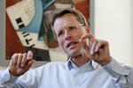 Betaling. Bo Lidegaards Politiken indførte i går betaling for det redaktionelle indhold på nettet. En nødvendig beslutning, hvis vi fortsat vil have ordentlig journalistik her til lands, skriver Mikkel Andersson. 