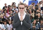 Nicolas Winding Refn ved onsdagens obligatoriske 'photoshoot' i kølvandet på visningen af den danske instruktørs palmefilm 'Only God Forgives'. 
