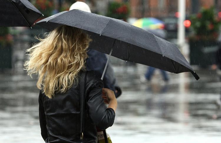 Vådt. Selv om der stadig er en uge tilbage af maj, er der allerede faldet mere regn end normalt. 