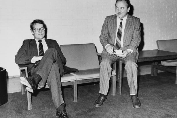 Anker Jørgensen og Niels Helveg Petersen i 1996. 