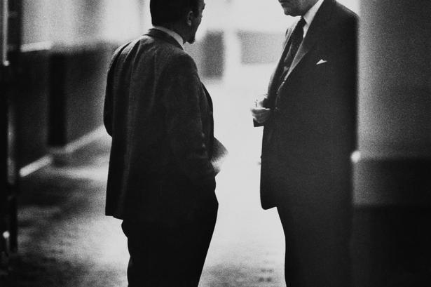 Anker Jørgensen og Poul Hartling under regeringskrisen i maj 1974. 