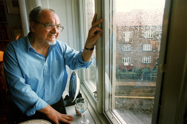 Anker Jørgensen i hjemmet på Broagervej i Sydhavnen, 1994. 