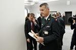 Fangevideo. Forsvarschefen Peter Bartram mener ikke, at Forsvaret har skjult oplysninger om omstridt fangevideo. 