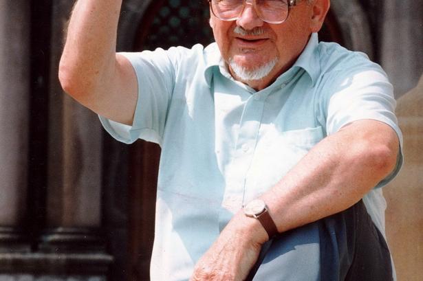 1992: Anker Jørgensen fotograferet på Christiansborgs hovedtrappe. 