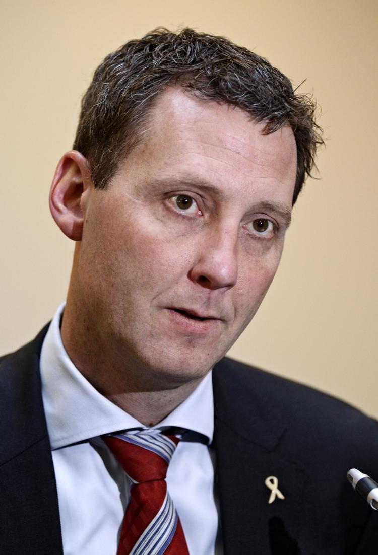 Tilbagetog. Forsvarsminister Nick Hækkerup beklager, at oplysninger om fangevideo fra Irak ikke har væpret korrekte. 