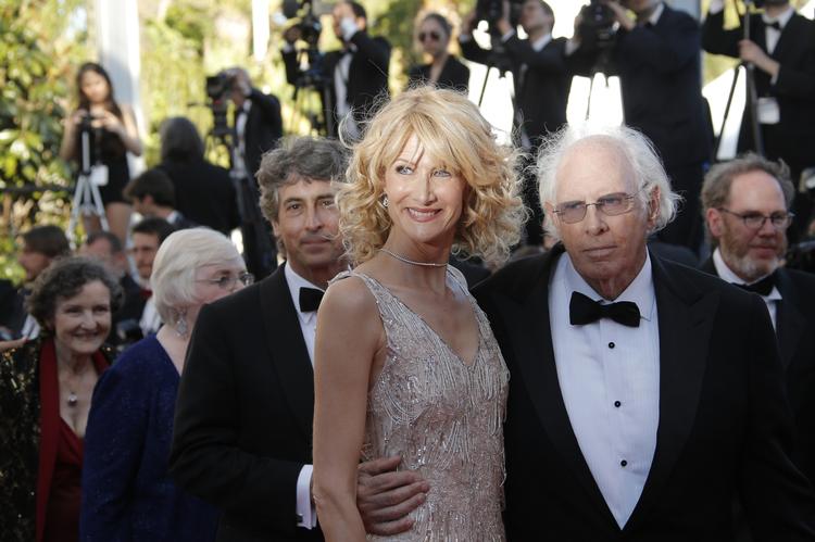 Bruce og Laura Dern i flot aftenlys torsdag i Cannes. 