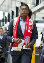 flyvetur. Bayern Münchens David Alaba på vej ombord på flyet til London sammen med resten af holdet, før finalen mod Dortmund på Wembley sent lørdag. 