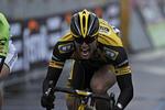 klassikersejr. Gerald Ciolek kydser målstregen som vinder af Milano-San Remo i marts måned. 