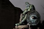 Statue. Dansk Folkeparti vil nu bruge 2,1 millioner kroner på en ny afstøbning af Holge Danske-statue. 