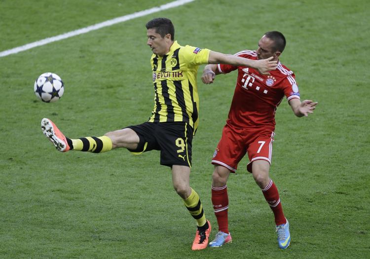 Klubkammerater? Robert Lewandoski (t.v) scorede ti gange på Dortmunds vej til finalen, og kan i næste sæson måske nyde godt af aflveringer fra Franck Ribery. 