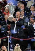 Mestertræner. Triumfen med Chelsea var den tredje store for spanieren, der i 2004 vandt Uefa Cuppen med Valencia og året efter Champions League med Liverpool. 