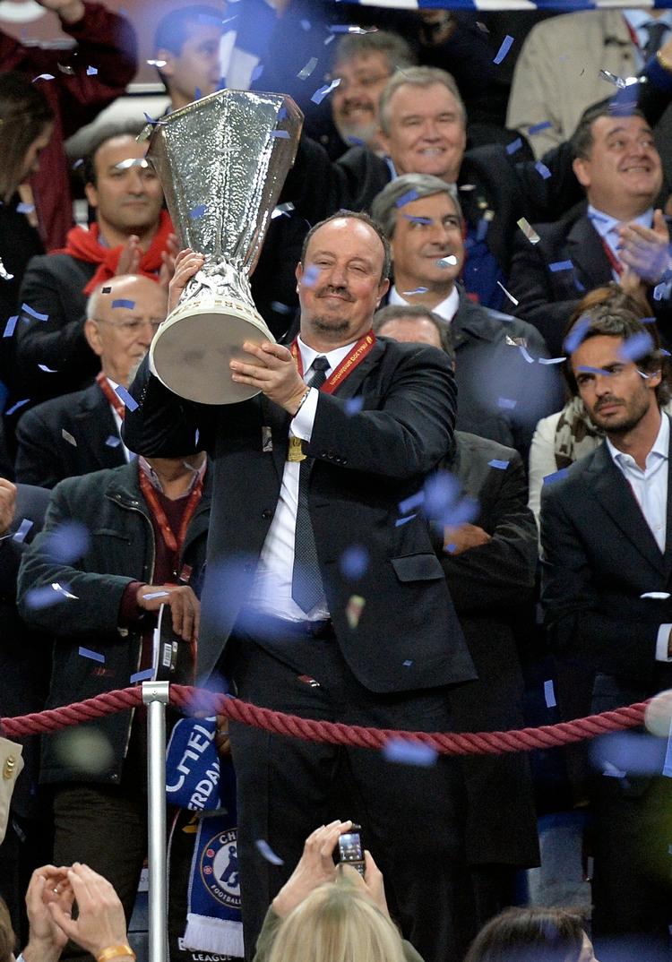 Mestertræner. Triumfen med Chelsea var den tredje store for spanieren, der i 2004 vandt Uefa Cuppen med Valencia og året efter Champions League med Liverpool. 