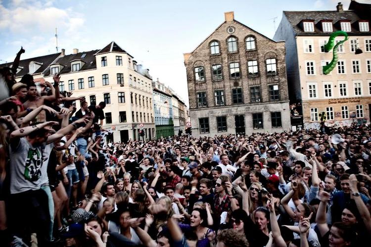 Gadefest. Nørrebro får lov at åbne ballet, når Distortion rammer København på onsdag. 