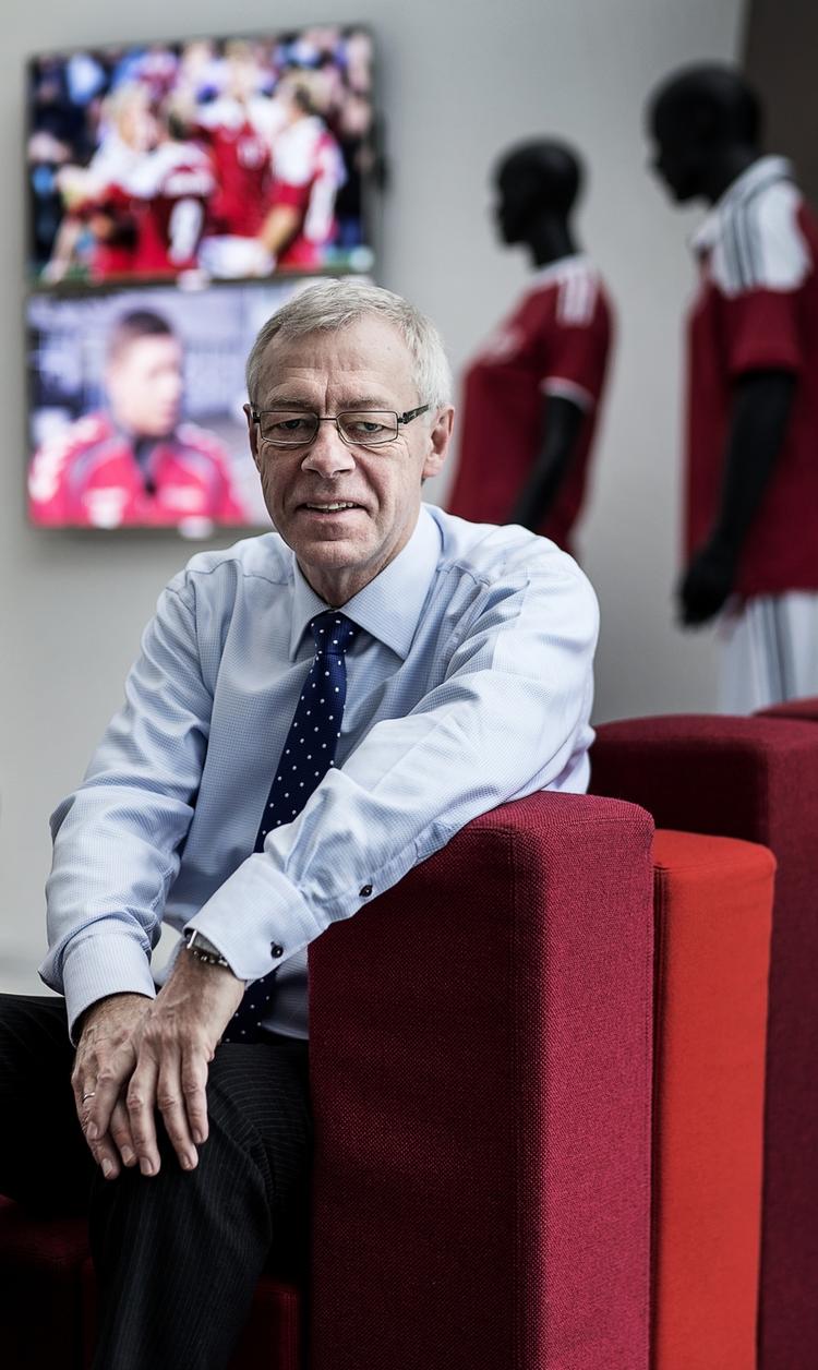 Boldstærk. Jim Stjerne Hansen har styr på både teori og praksis i Dansk Boldspil Union. 