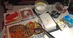 Surt. Hos Turkish Airlines spiller maden, men personalet kan godt bruge et smile-kursus. 