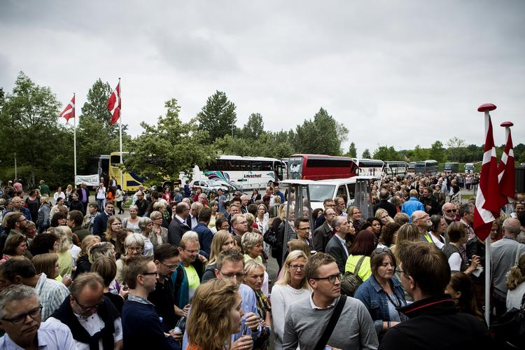 Protest. Omkring 8.000 læger og deres lægepersonale er i dag samlet i Odense. 