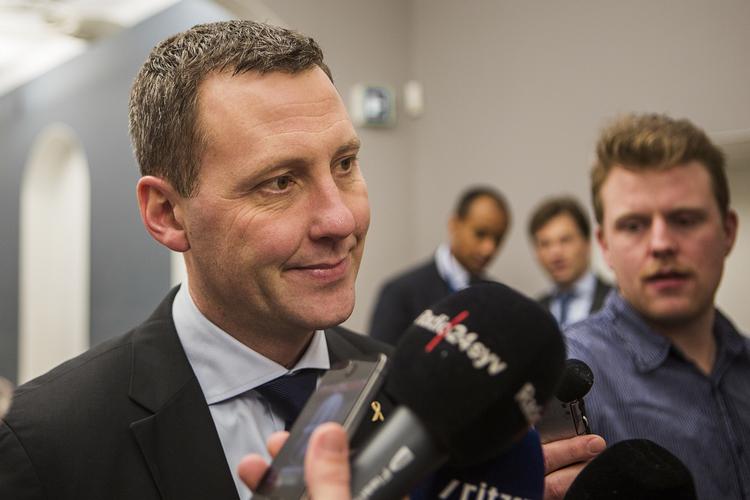 FORSVARSAFTALE. Nick Hækkerup tilbage viser VKO's kritik af forsvarsaftale. 
