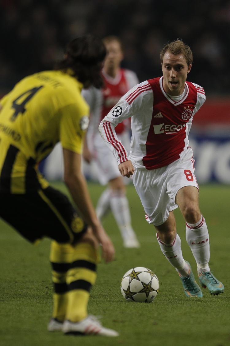 Afløser. Dortmund har solgt stjernen Mario Götze til Bayern München, og Christian Eriksen er en spiller med samme profil og fodbold-dna som det tyske stjernefrø. 