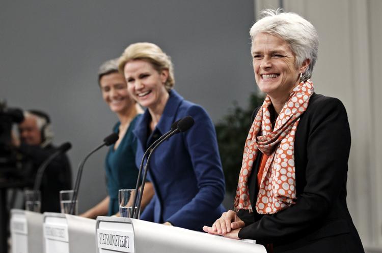 Afslutning. Folketingsårets slutter i år. De har leet, fnyset og debatteret, de kære folkevalgte. Men kan du huske, hvad de lo af, fnysede over og debatterede i folketingsåret? 