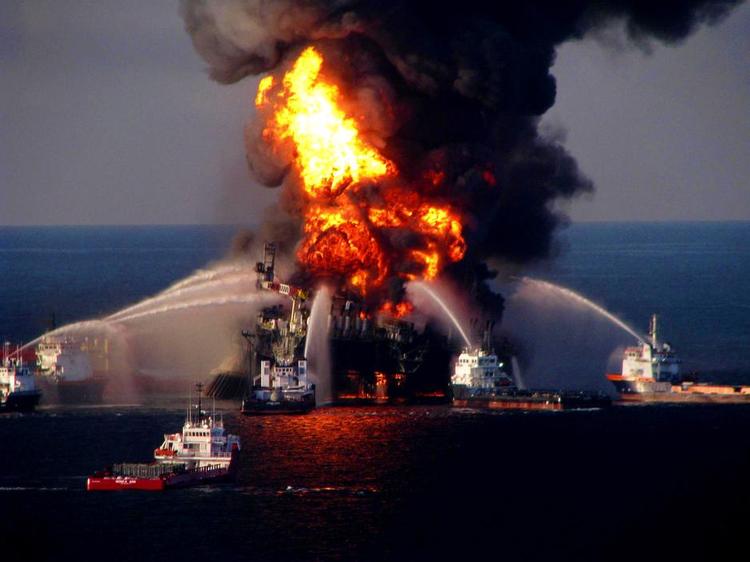 Bæredygtighed. Olieselskaber forbindes ikke traditionelt med bæredygtighed, blandt andet fordi dele af branchen har forårsaget miljøkatastrofer, da som BP’s Deepwater Horizon i 2010 brød i brand i Den Mexicanske Golf. 