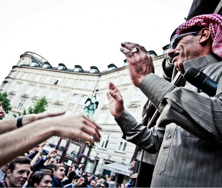 ekstase. Omar Souleyman samlede publikum til folkefest i aftes på Skt. Hans Torv. 