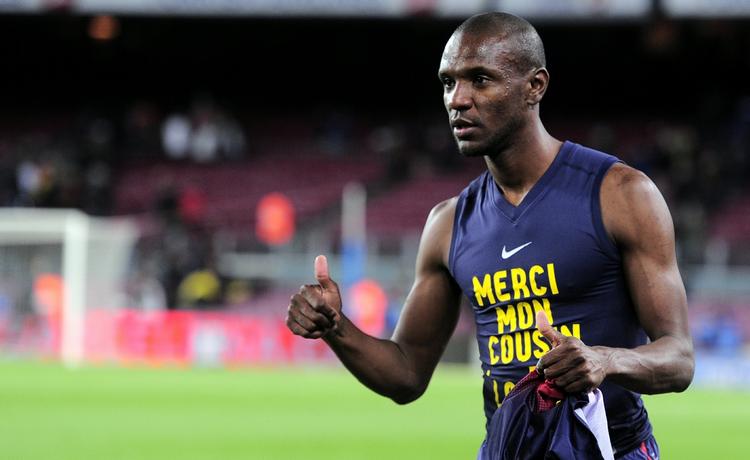 kræftramt. Eric Abidal fik comeback i april og viste bagefter kampen mod Mallorca en t-shirt med påskriften »tak til min fætter«. Franskmandens fætter havde doneret et stykke af sin lever til en levertransplantation. 