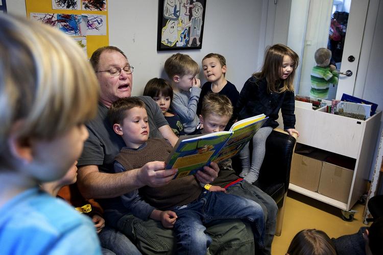 Børneliv. Ikke alle steder i landet er der blevet ansat ekstra pædagoger selv om der blev øremærket penge til netop det. 