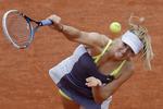 presset. Maria Sharapova blev presset godt af Jie Zheng, men kineseren fik ikke slået til på de afgørende point. 