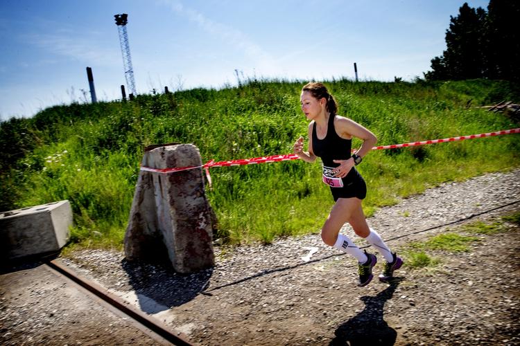 Råstyrke. Pia Joan Sørensen i gang med 124 km på den forladte B&amp;W grund. 