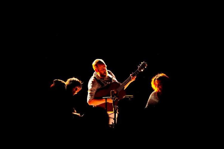 Sammen med Dawn McCarthy gravede Bonnie ’Prince’ Billy rødderne fri i The Everly Brothers’ sang og blottede countryens rystede linjer. 