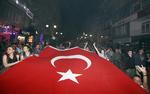 Protest. Tyrkere demonstrerer tidligt søndag i Ankara. 