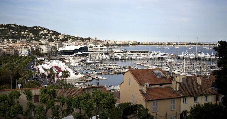 FERIEFAVORIT. Cannes på den franske riviera er et populært feriested blandt danskere. 