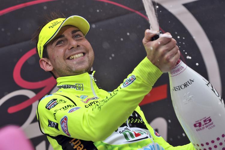 dopet. Mauro Santambrogio imponerende med etapesejr og samlet niendeplads i årets Giro. Men den placering må han sandsynligvis skyde en hvid pil efter nu. 
