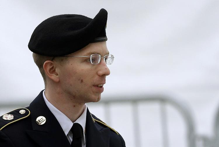 Tiltalt. Sagen mod Bradley Manning handler om, hvordan og hvorfor Bradley Manning i 2009 og 2010 lækkede mere end en halv million fortrolige dokumenter til hjemmesiden Wikileaks. 