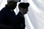 Tiltalt. Bradley Manning sad i dag ansigt til ansigt med den mand, der meldte ham til de militære myndigheder. 