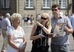 Fordi turister ikke kan købe et rejsekort, bliver de nødt til at skaffe sig et såkaldt Copenhagen Card hvis de vil rejse unden at købe en billet til hver enkelt tur i bus, tog, metro og S-tog. 